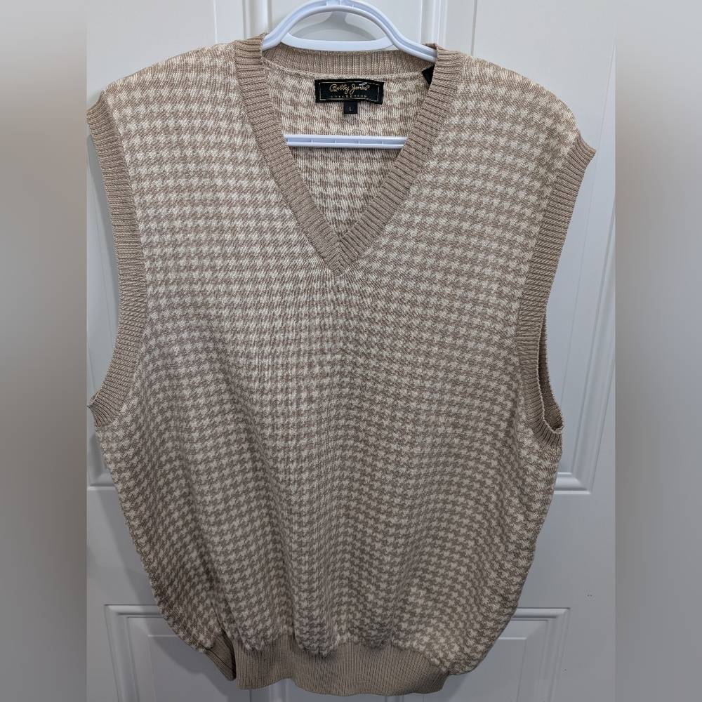 Bobby Jones V-Neck Sweater Tan and Cream Classic Style Preppy